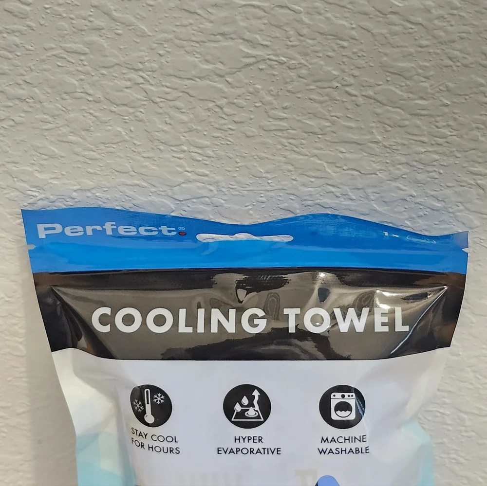 NWT Perfect Fitness Cooling Towel - Stay Cool for Hours - Blue